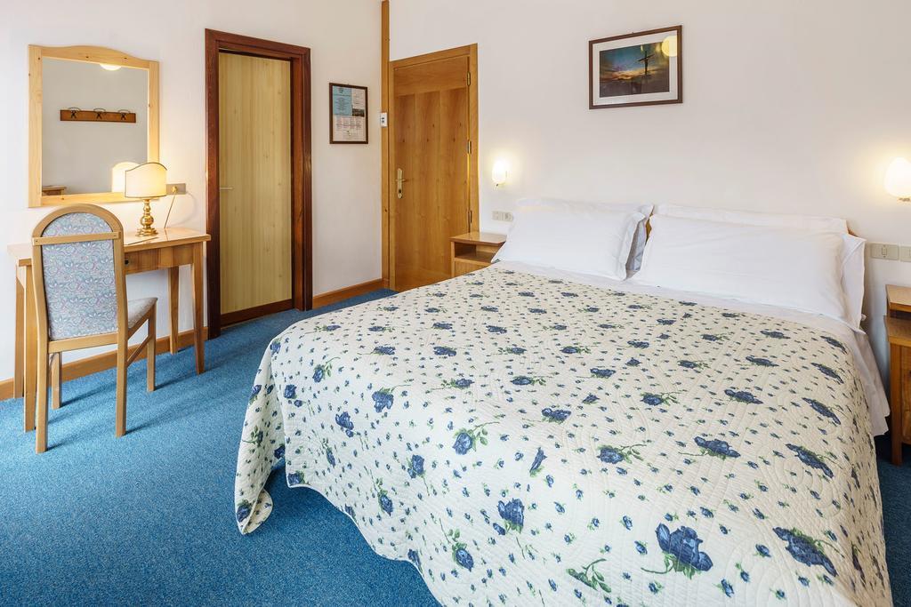 Hotel Roma Сан-Віто-ді-Кадоре Номер фото